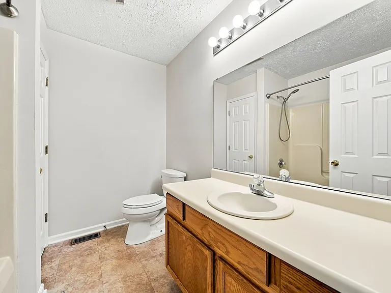 2441 Longford Dr — Photo 8