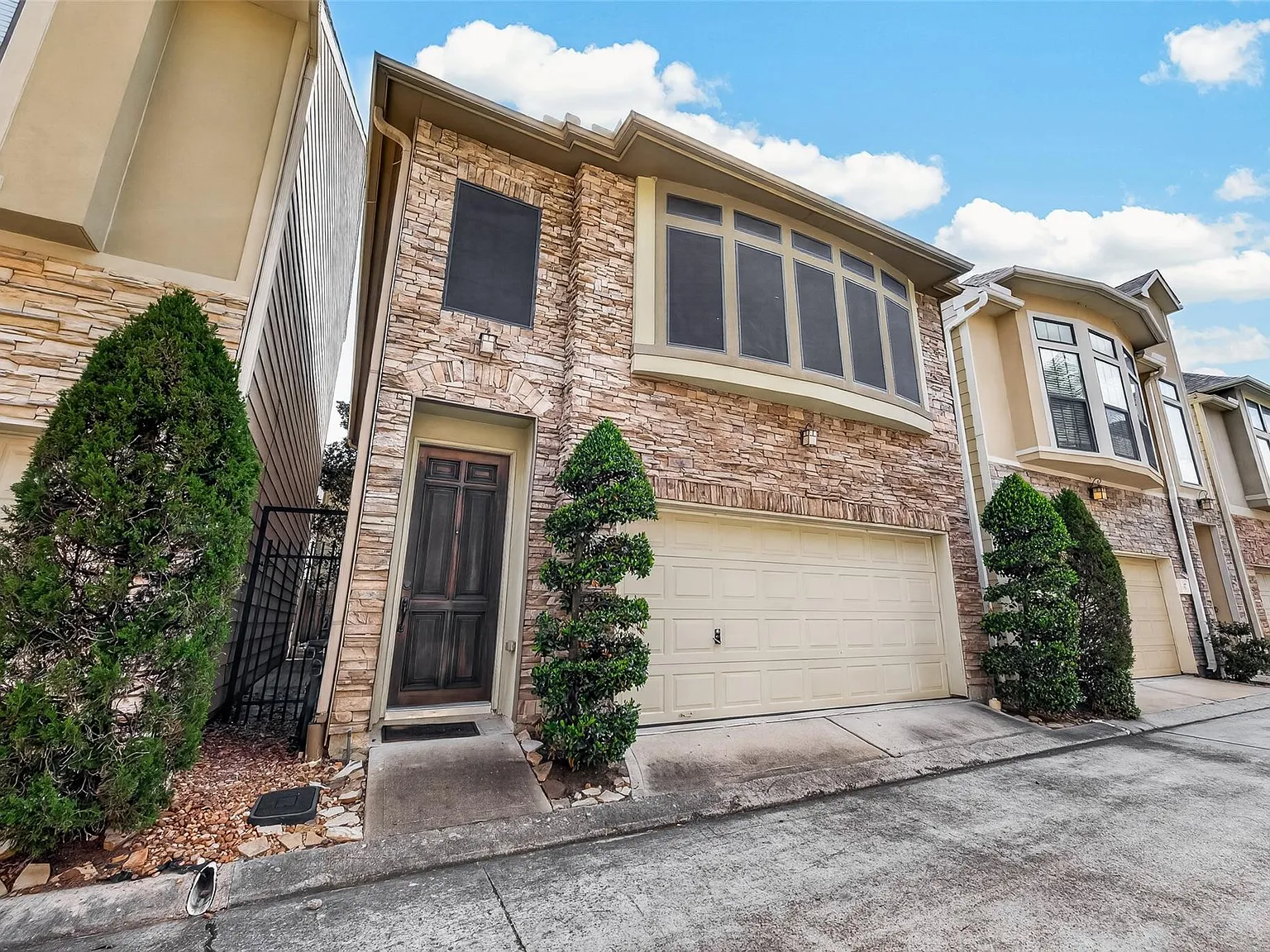 2 bed, 2.5 bath, 1763 sqft, $2,800 — Photo 2