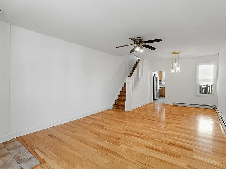 2426 E Indiana Ave — Photo 5