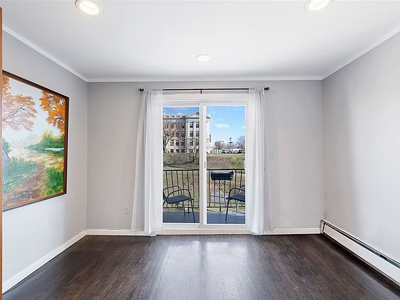 5th image of 445 Pavonia Ave APT 8