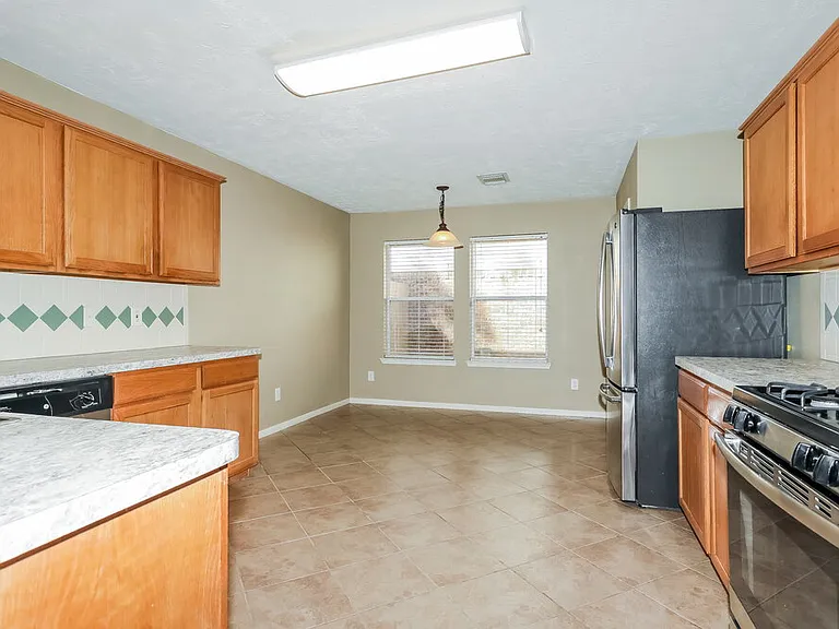 10007 Willow Wood Way — Photo 7