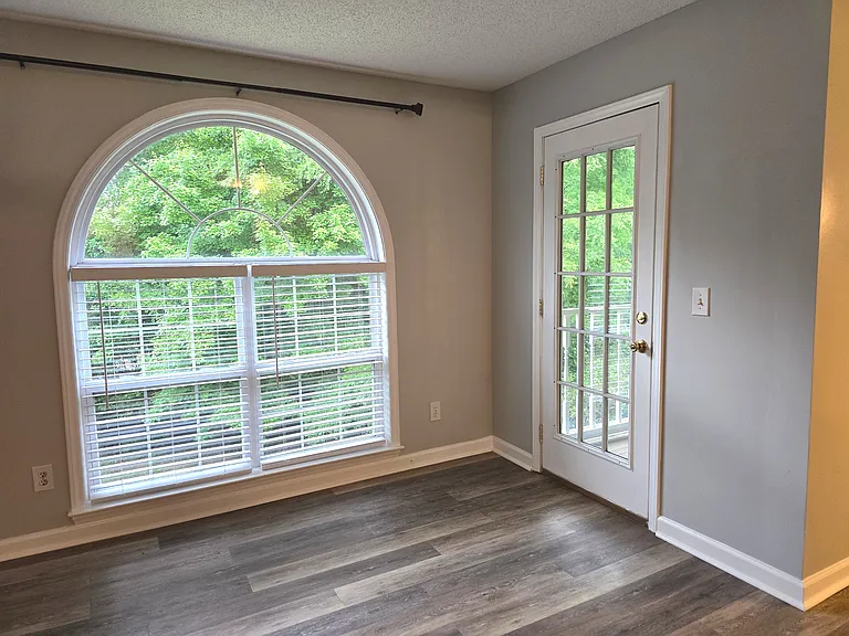 132 Rivertree Ln — Photo 22