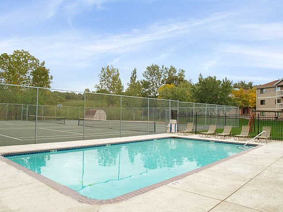 4th image of 1833 Trailway Dr APT 1