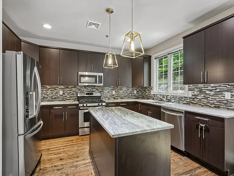 36 Bloomfield Ave — Photo 23