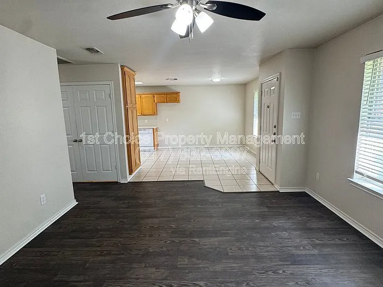 957 Austin Ct — Photo 10