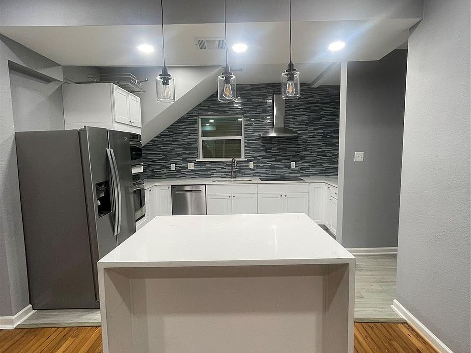 1st image of 2517 Isabella St