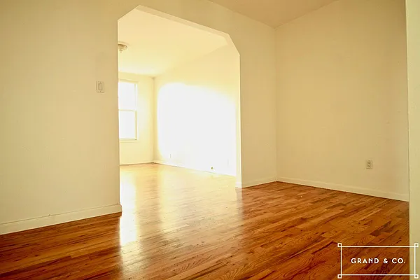 Rented by Grand & Co. | media 5