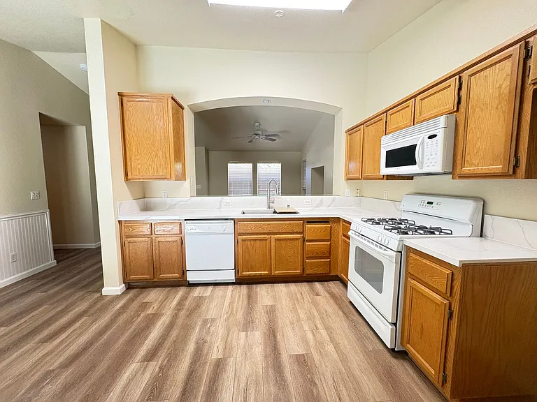 1244 Ivywood Dr — Photo 7