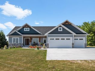 3030 Circle Bluff Trl, Faribault, MN 55021