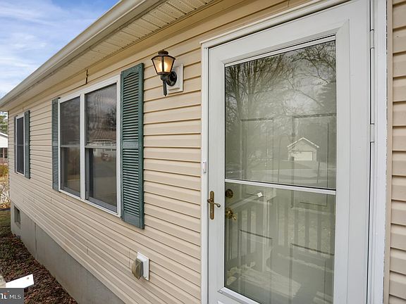 4th image of 288 Ghaner Dr