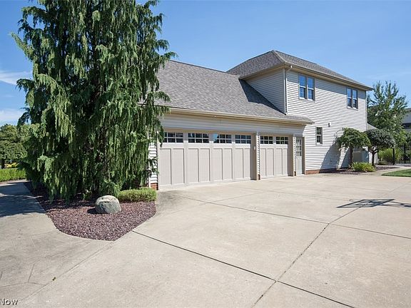 3rd image of 3575 Peddlers Ct