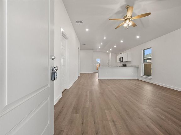 2nd image of 1317 N Chicago Ave