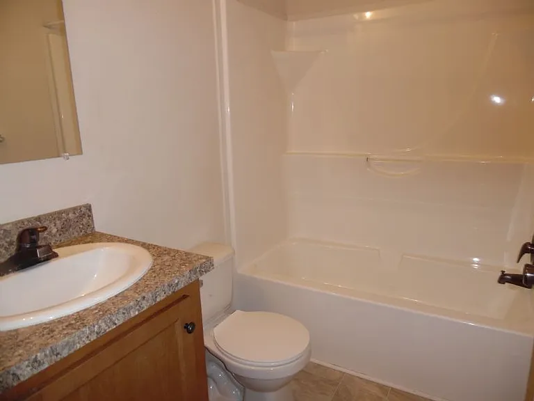1066 Sherman Ct — Photo 6