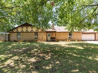 209 N Joplin Rd, Kennedale, TX 76060