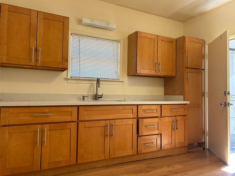 1143 Parker Ave — Photo 5