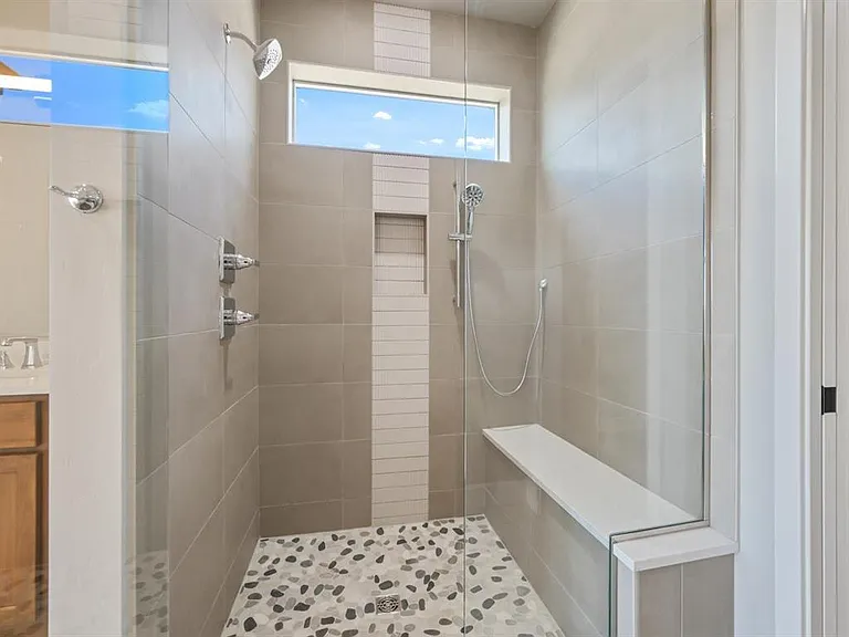 2279 Holy Cross Ct — Photo 7