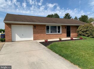 220 Skyview Dr, York, PA 17406