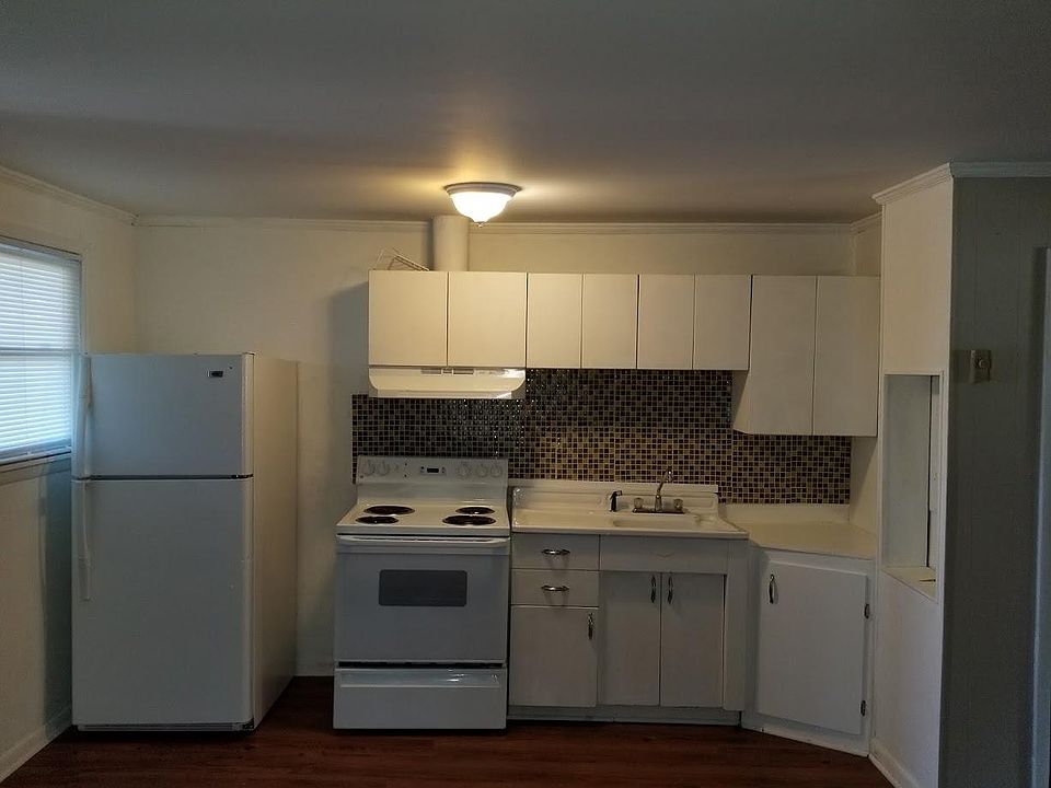 2nd image of 1824 Jefferson St #A