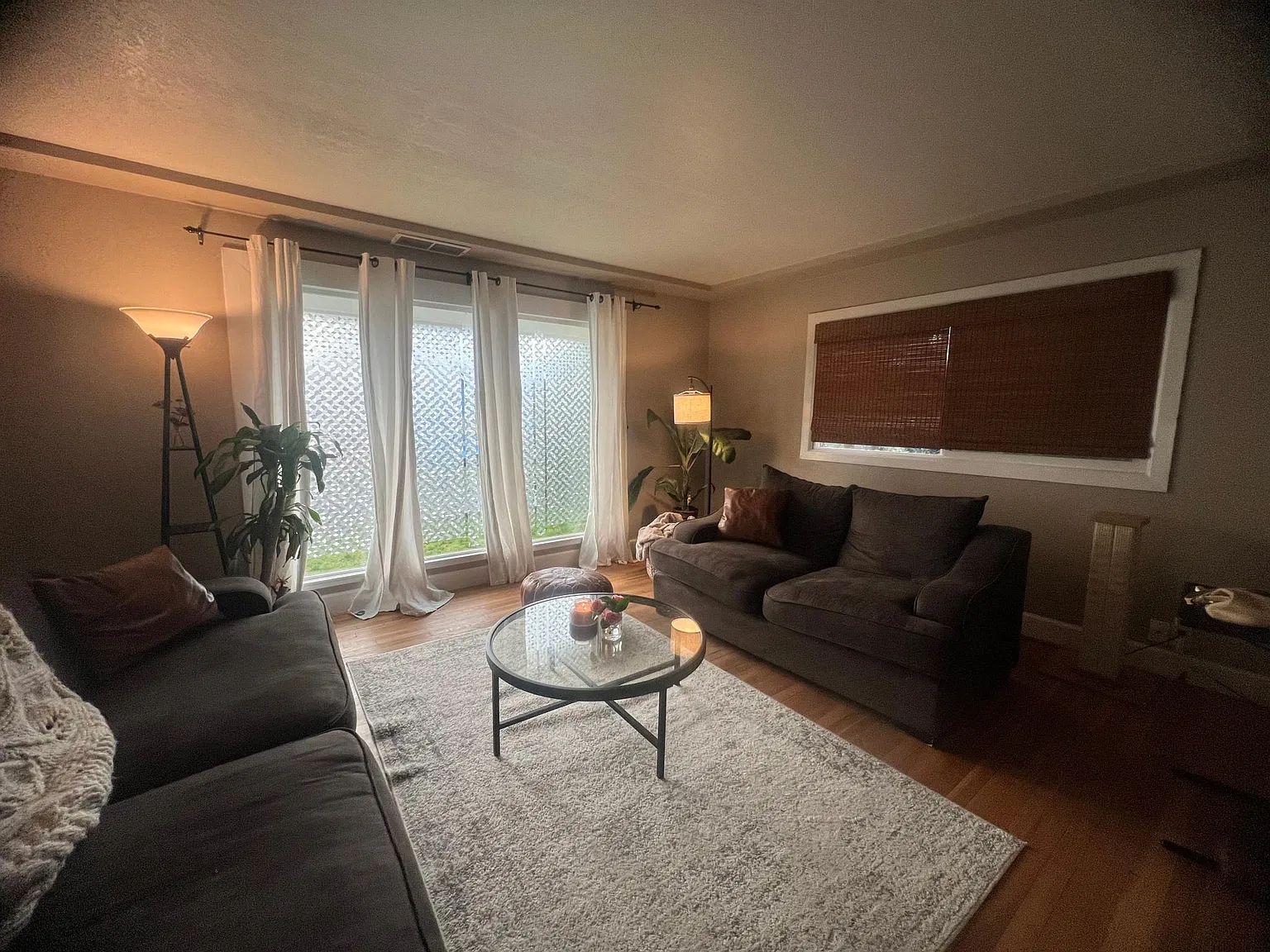 3 bed, 1242 sqft, $2,400 — Photo 2