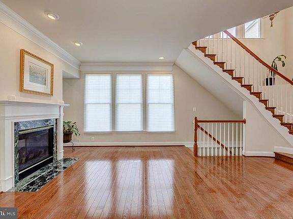 3rd image of 5678 Tower Hill Cir