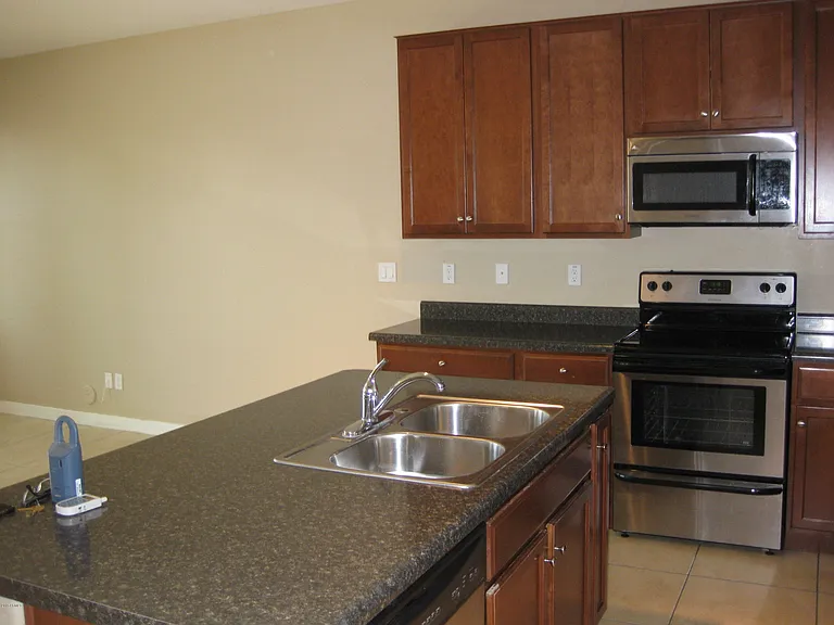 1115 E Cedar St — Photo 21