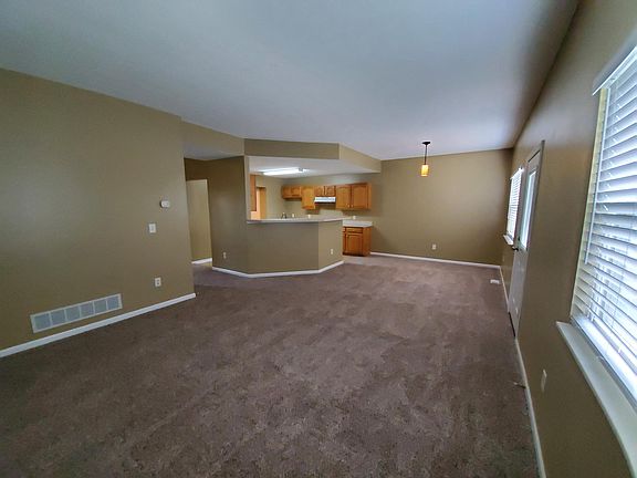 3rd image of 102 Wagnalls Ct