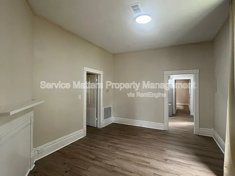 1319 W Jackson St — Photo 6