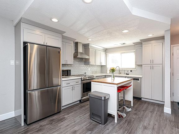 3rd image of 3036 Andre Ln