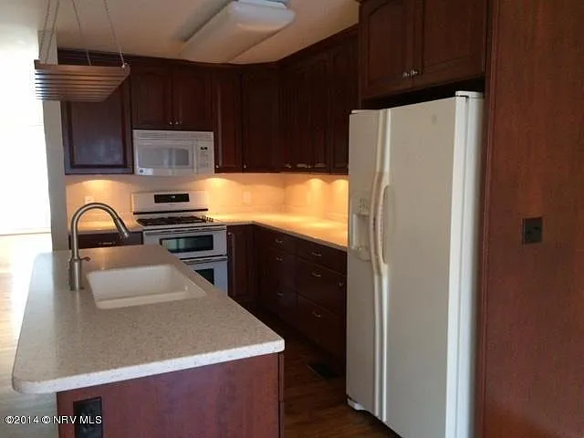 205 Berkley St — Photo 14