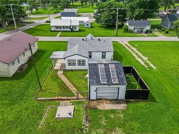 814 E North Main St, Richmond, MO 64085