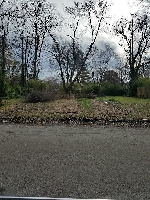 2nd image of 4721 E 33rd St