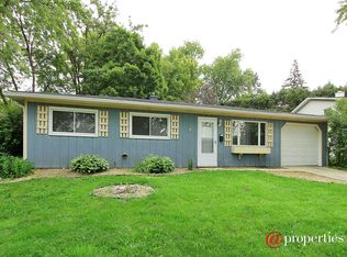 605 Bluff Ct, Streamwood, IL 60107