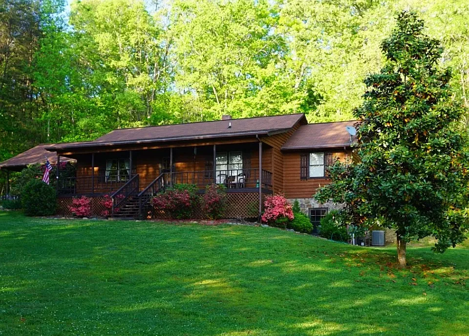 282 State Line Rd