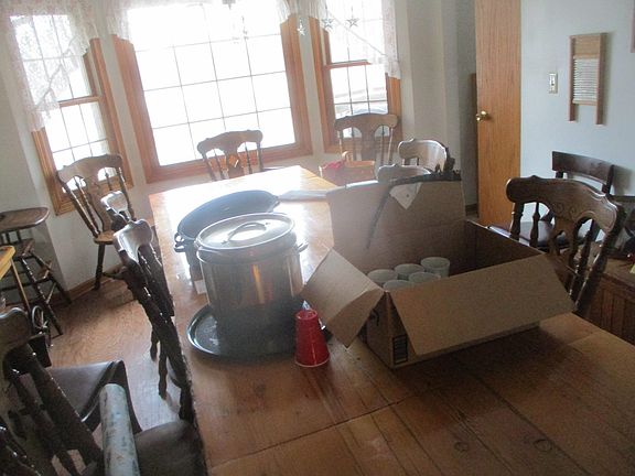 4th image of 1864 N 2753rd Rd