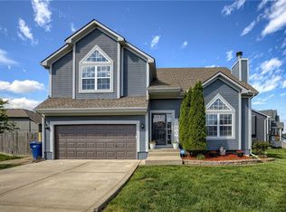 21900 Surry Trce, Peculiar, MO 64078