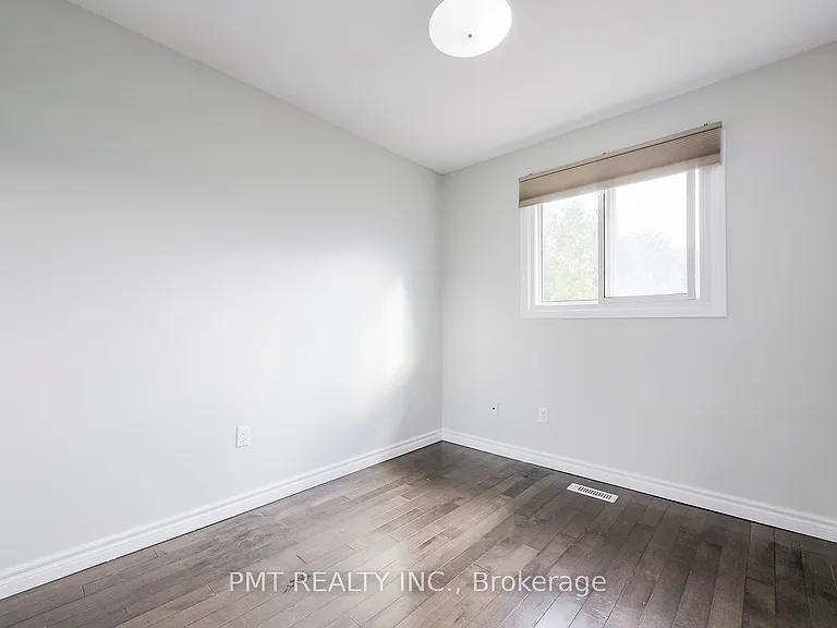 26 Granada Cres — Photo 25