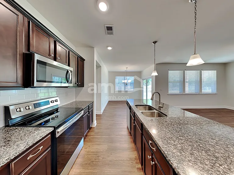 5130 Franks Creek Way — Photo 3
