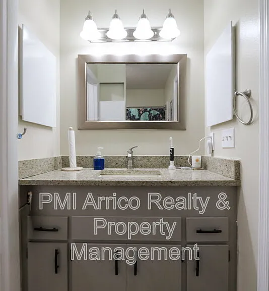 323 Knottwood Ct — Photo 21