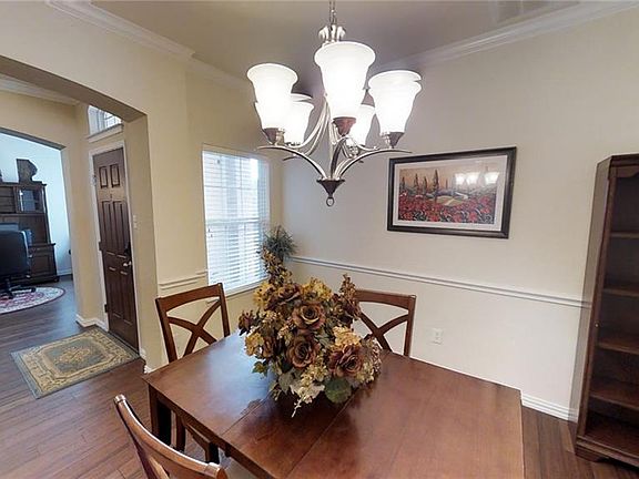 4th image of 1209 Chestnut Hill Dr