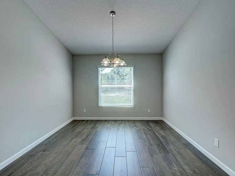 586 SW Laconic Ave — Photo 14