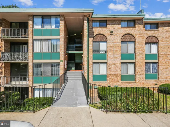 527 N Armistead St APT T3, Alexandria, VA 22312