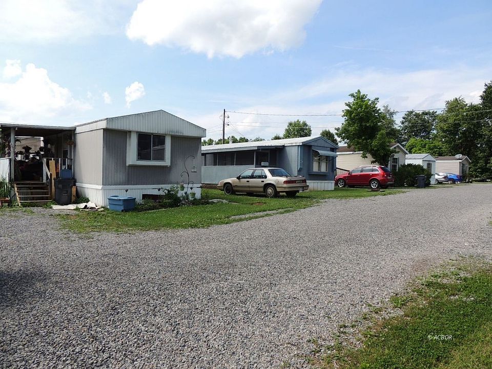 1st image of 2 Blaine Dr