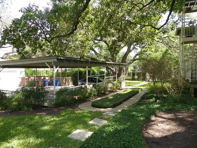 3416 Enfield Rd #B — Photo 31