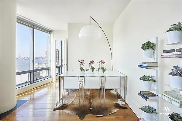 Sold by Warburg | media 2