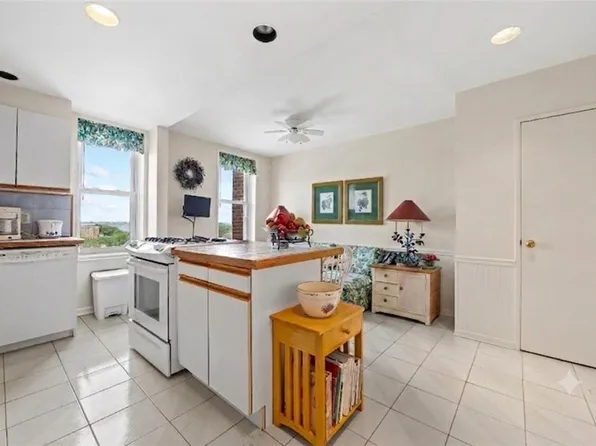 131 74th St APT 4J, Brooklyn, NY 11209