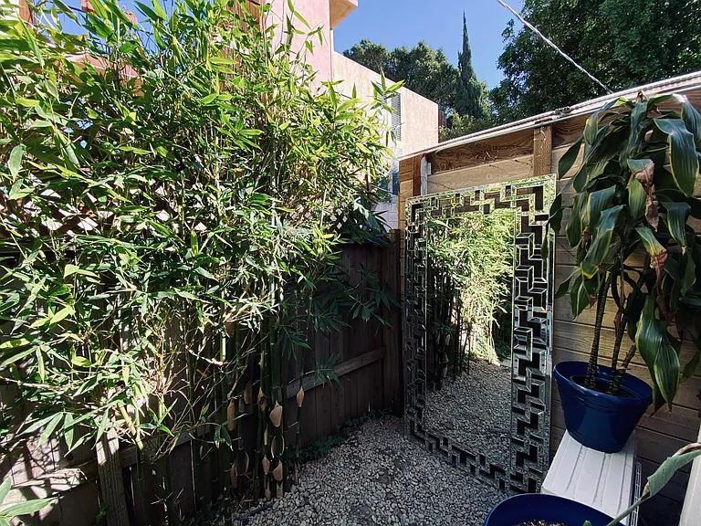 1258 N Curson Ave — Photo 9
