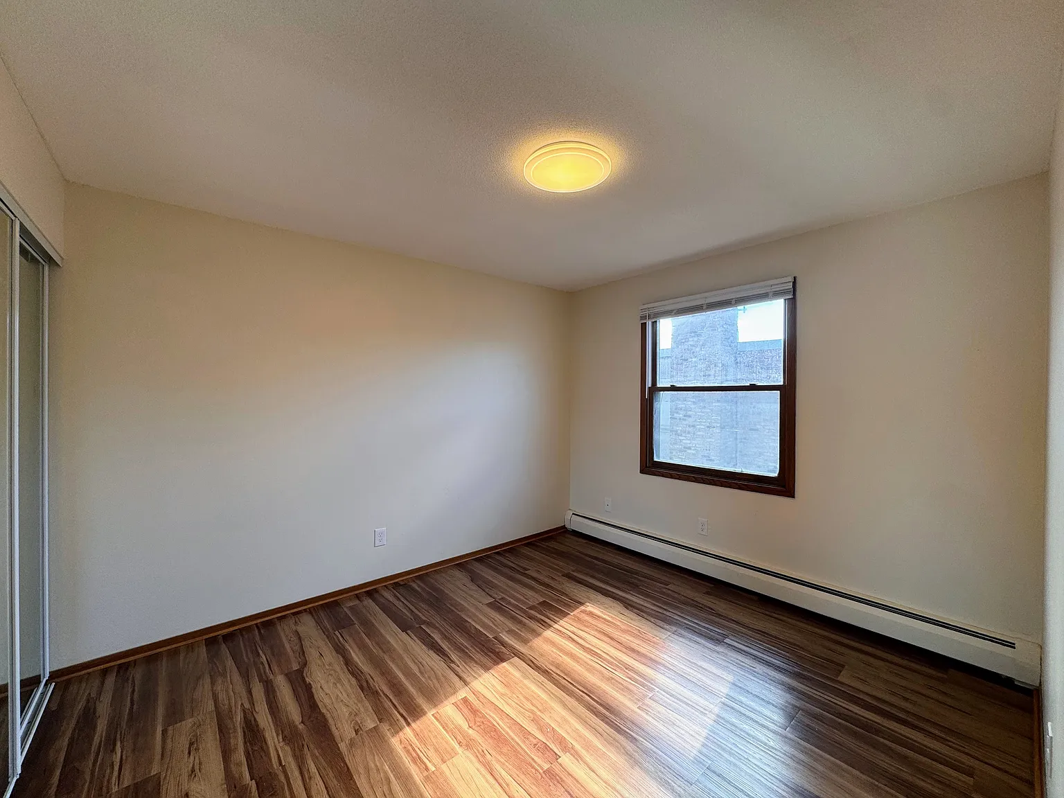 301 University Ave SE — Photo 2