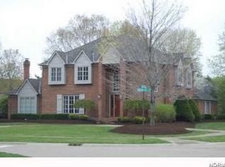 2415 Wingedfoot Dr, Westlake, OH