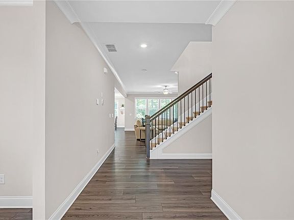 4th image of 335 Parkside Meadow Dr SW