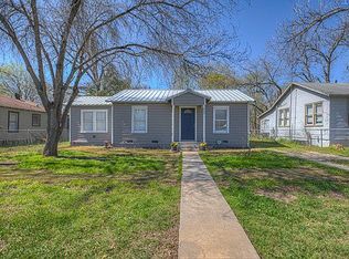 945 Pine St, New Braunfels, TX 78130